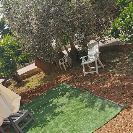 Maranzano Vacanze Casa Con Giardino *