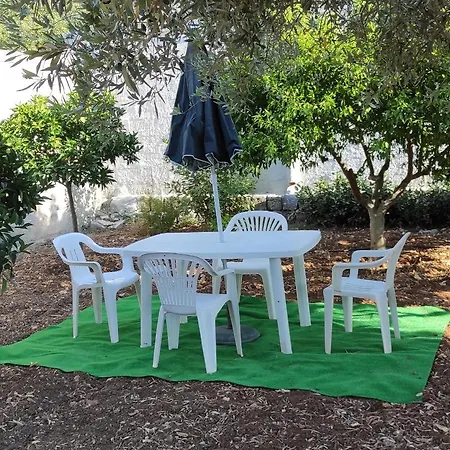 Maranzano Vacanze Casa Con Giardino Holiday home *