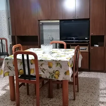 Maranzano Vacanze Casa Con Giardino Holiday home *