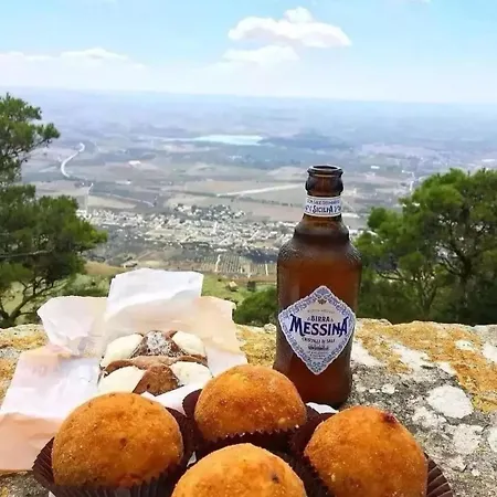 Maranzano Vacanze Casa Con Giardino 別荘 クストナーチ