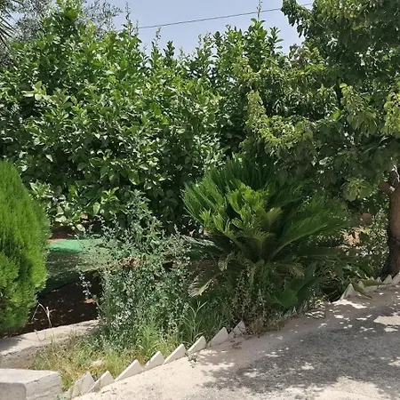 Maranzano Vacanze Casa Con Giardino