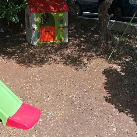 Maranzano Vacanze Casa Con Giardino * Кустоначи